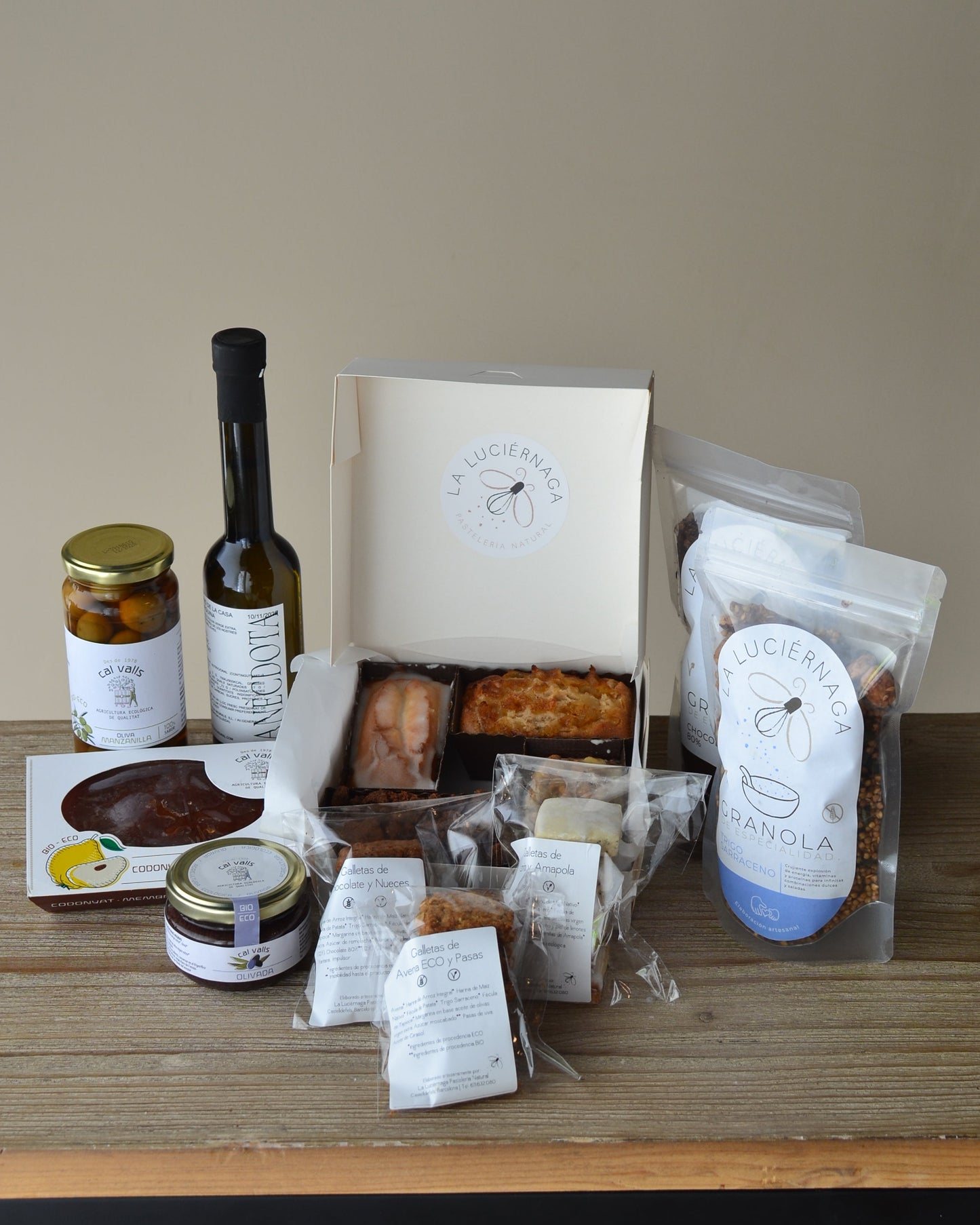 Surtido de productos de La Luciérnaga sin gluten y veganos