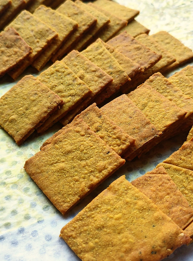 Galletas saladas tipo crackers sin gluten, sin conservantes, sin lactosa, sin huevo.