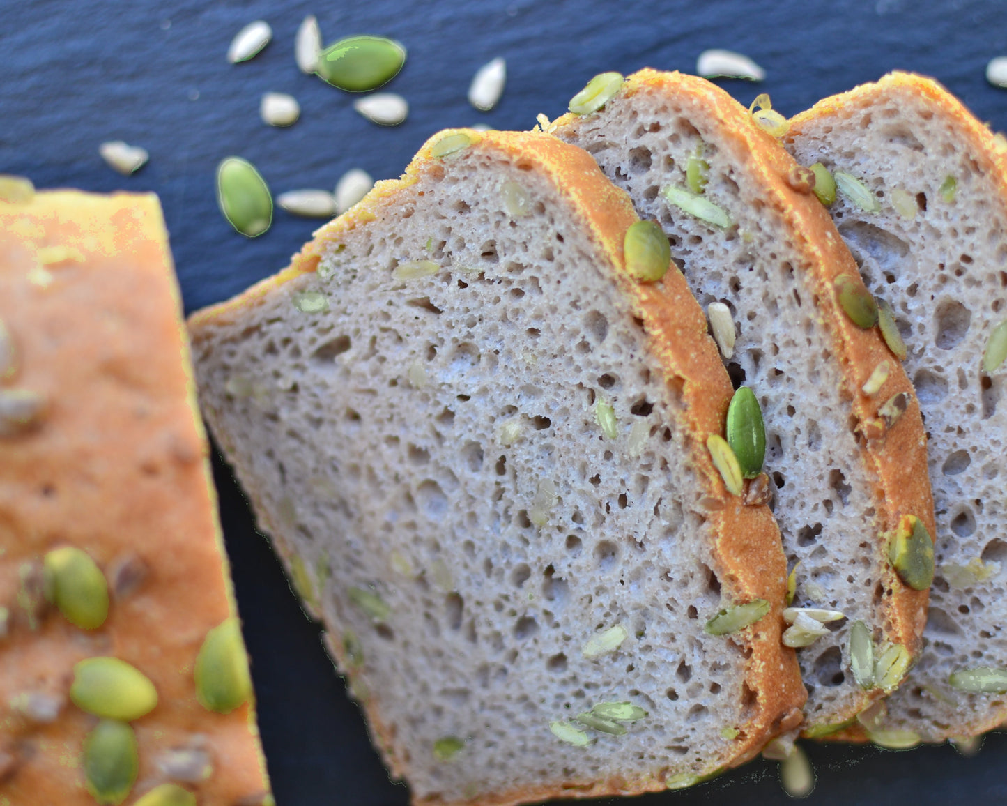 Rebanadas de pan sin gluten trigo sarraceno con semillas