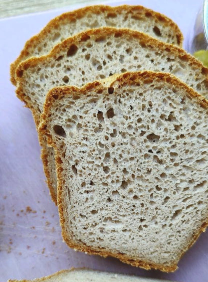 Pan de trigo sarraceno sin gluten de miga suave y buena corteza.