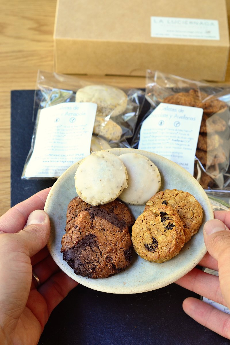 Caja surtida de galletas sin gluten y veganas