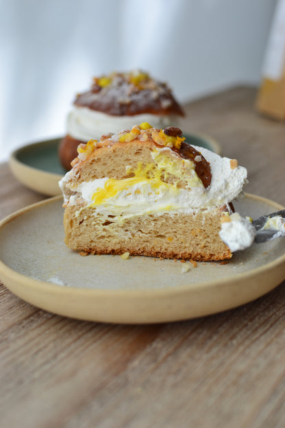 Especial Rellena Con Crema de Naranja