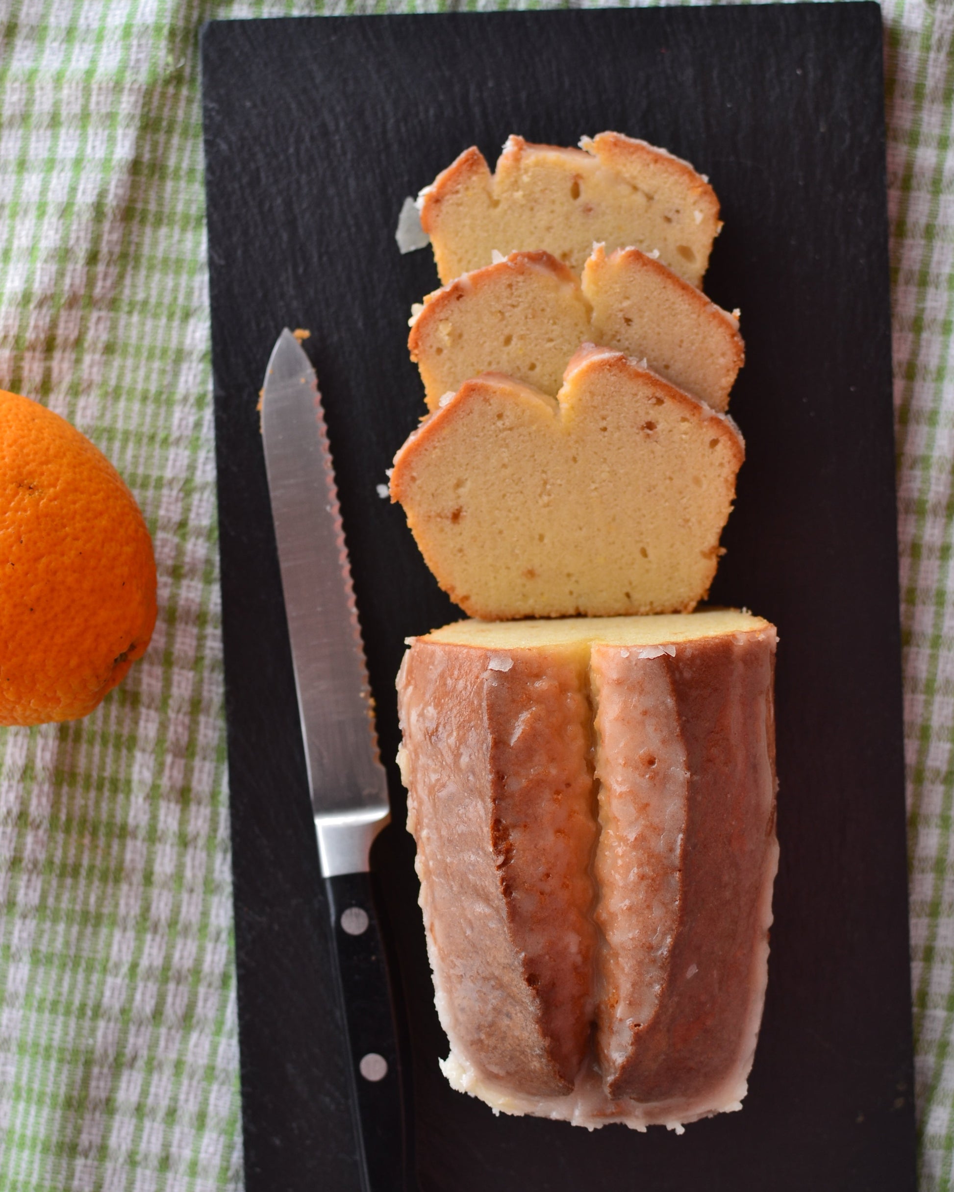 Bizcocho sin gluten y vegano de sabor naranja