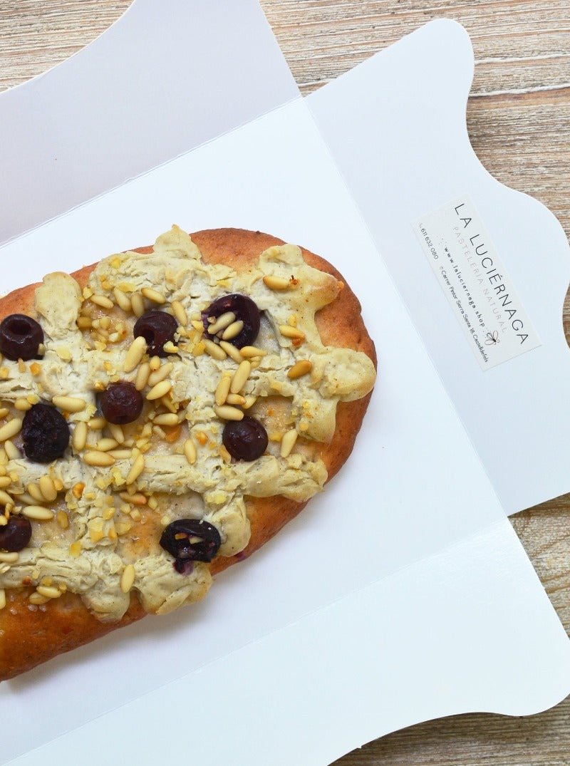 Coca Sin Gluten, Sin Proteína de Lecha, Sin Soja y Vegana de crema y cerezas.