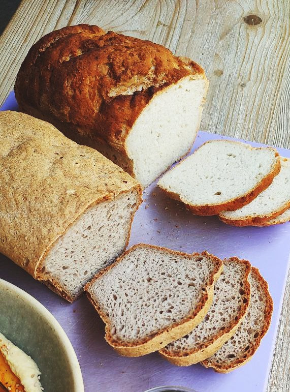 Panes que se obtienen con el preparado de harinas sin gluten y vegano.