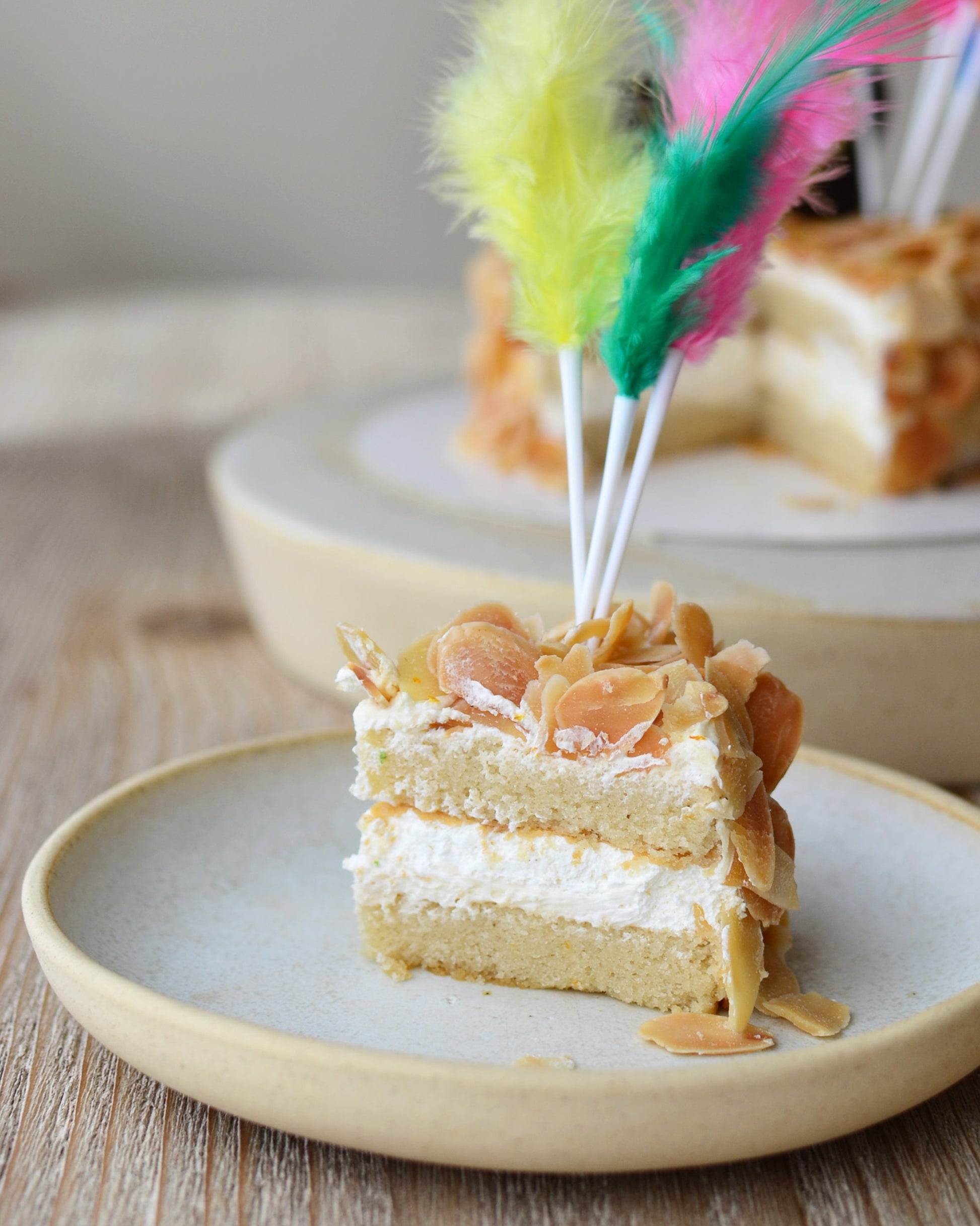 Pastel Mona de Pascua Sin Gluten y Vegana sabor Sarita