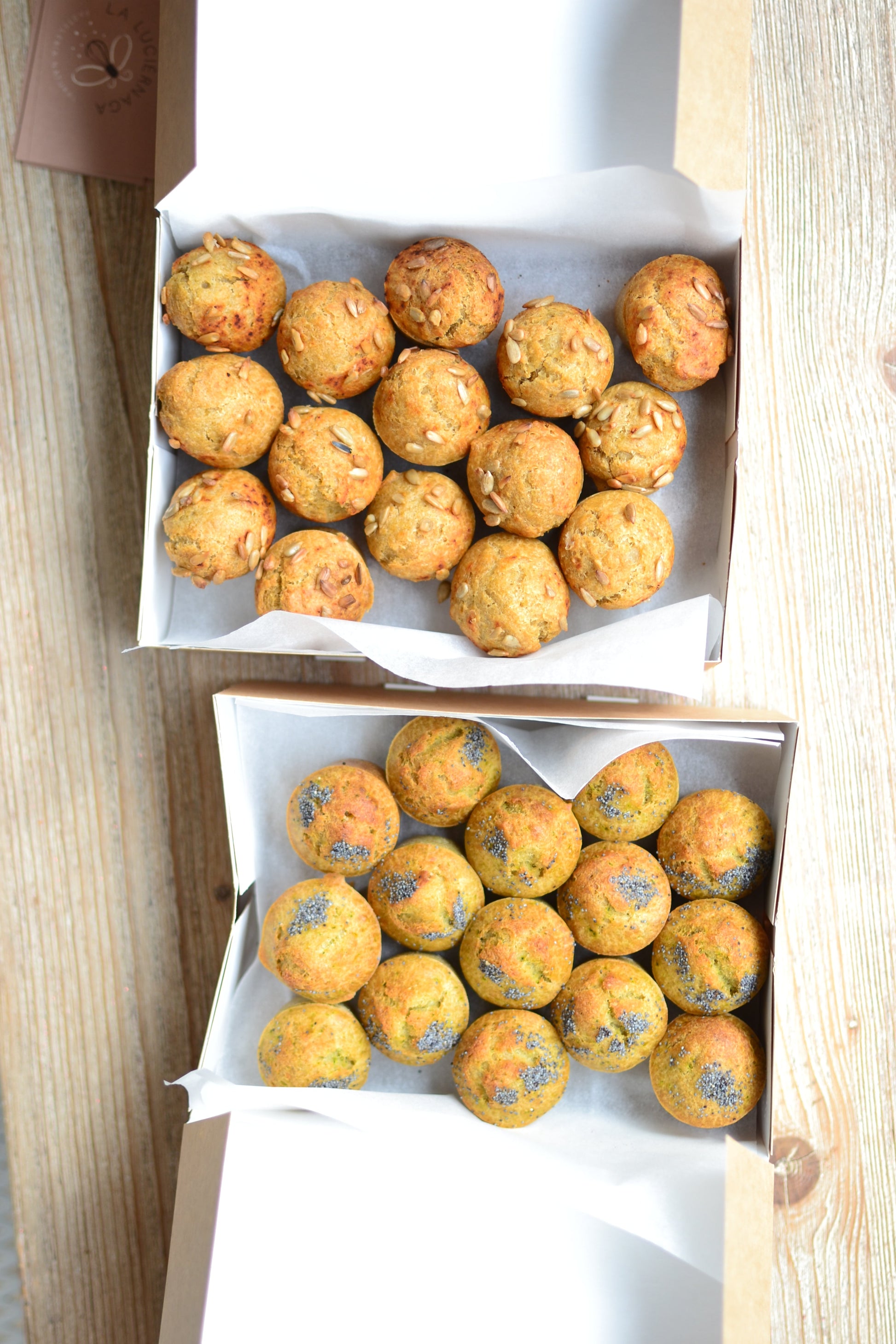 Muffins salados sin gluten y veganos de calabacín y olivas