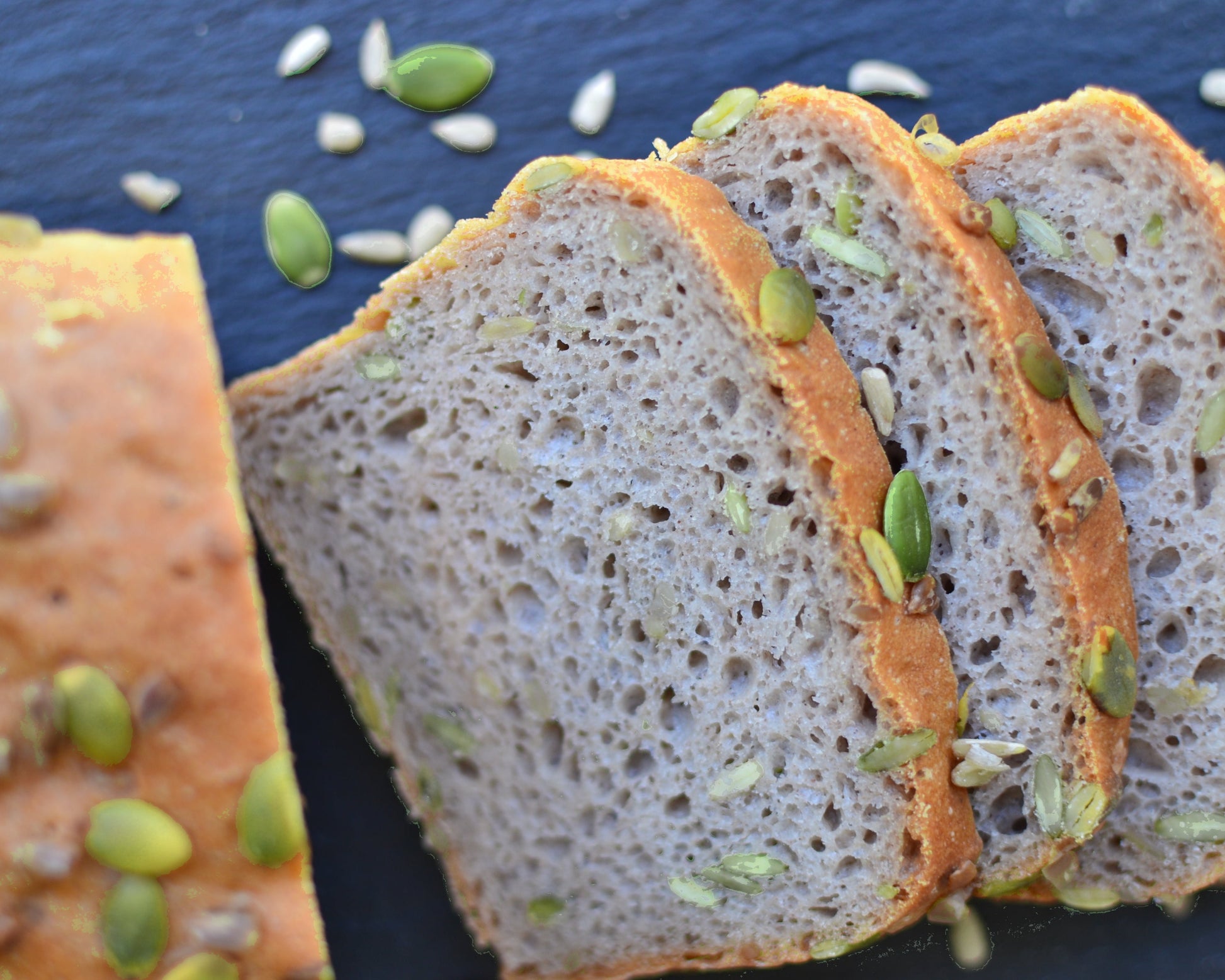 Rebanadas de pan sin gluten trigo sarraceno con semillas